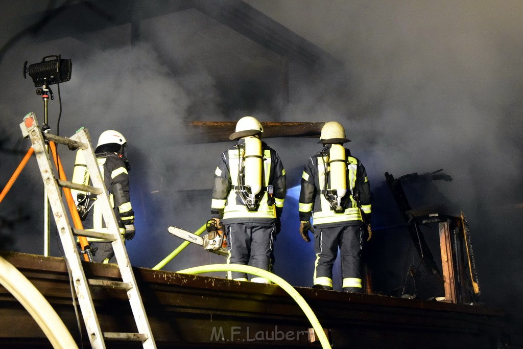 Grossfeuer Einfamilienhaus Siegburg Muehlengrabenstr P0209.JPG - Miklos Laubert